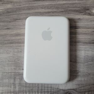 Apple MagSafe Battery Pack 5000 mAh